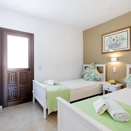 Floritas 80 Terrace&swimming Pool * Playa de las Americas (Tenerife)